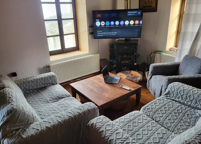 Historic 1903 Mansion With Courtyards & Sea Views Semesterbostad *